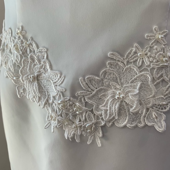 🚫SOLD🚫Wedding Sleeveless Beaded Column Silhouette Sample BridalGown Sz 16 - Picture 5 of 8